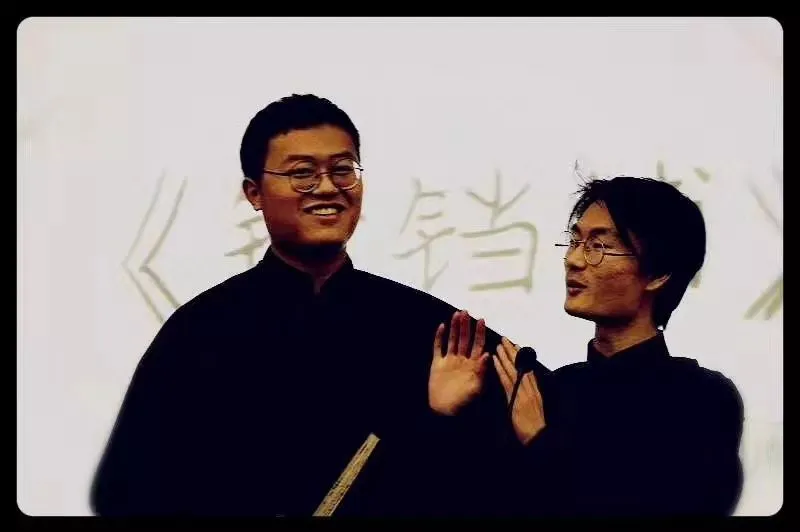 老年人打篮球时应如何进行适当的力量训练?_1